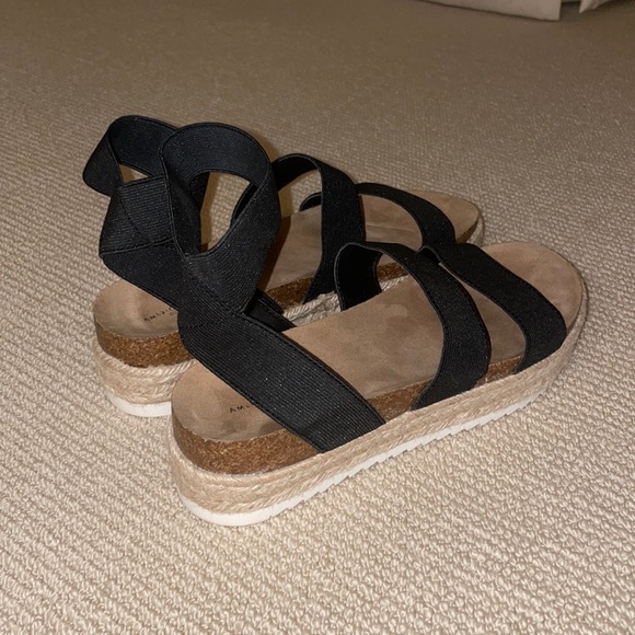 Black American Eagle espadrille wedges/platform size 8 - Picture 1 of 6